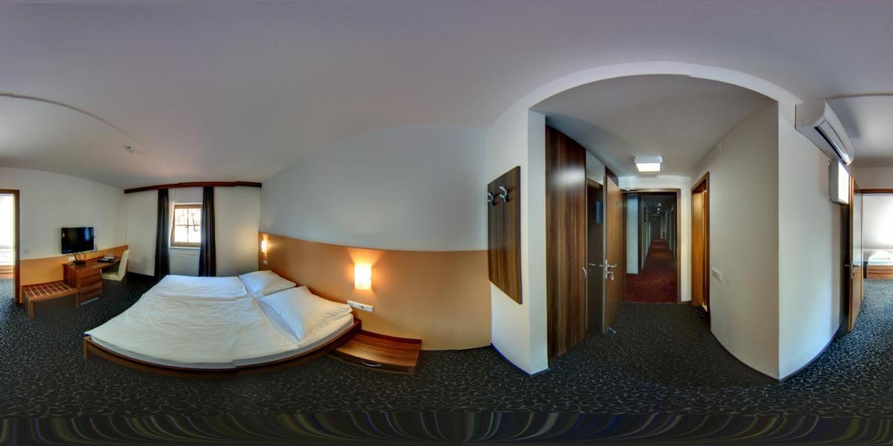 Domacija Vodnik & Apartments Cerklje na Gorenjskem Bagian luar foto