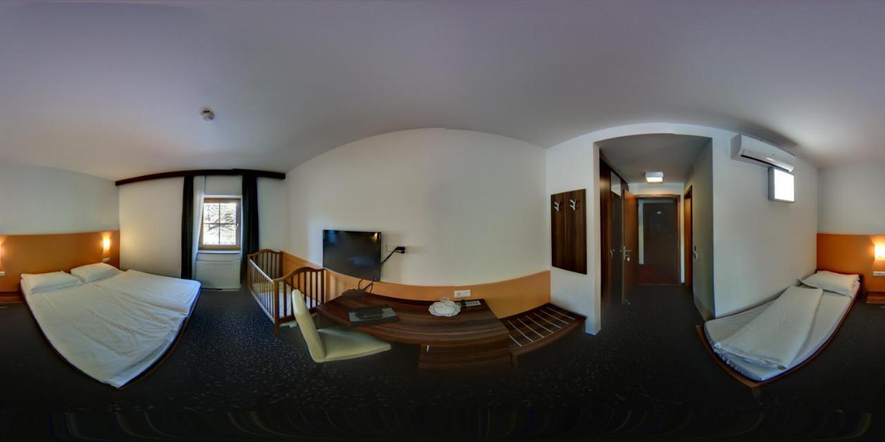 Domacija Vodnik & Apartments Cerklje na Gorenjskem Bagian luar foto