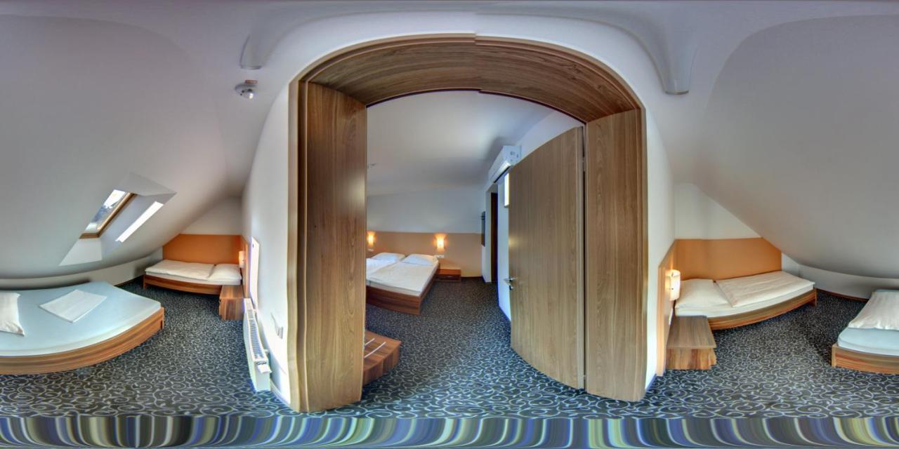 Domacija Vodnik & Apartments Cerklje na Gorenjskem Bagian luar foto