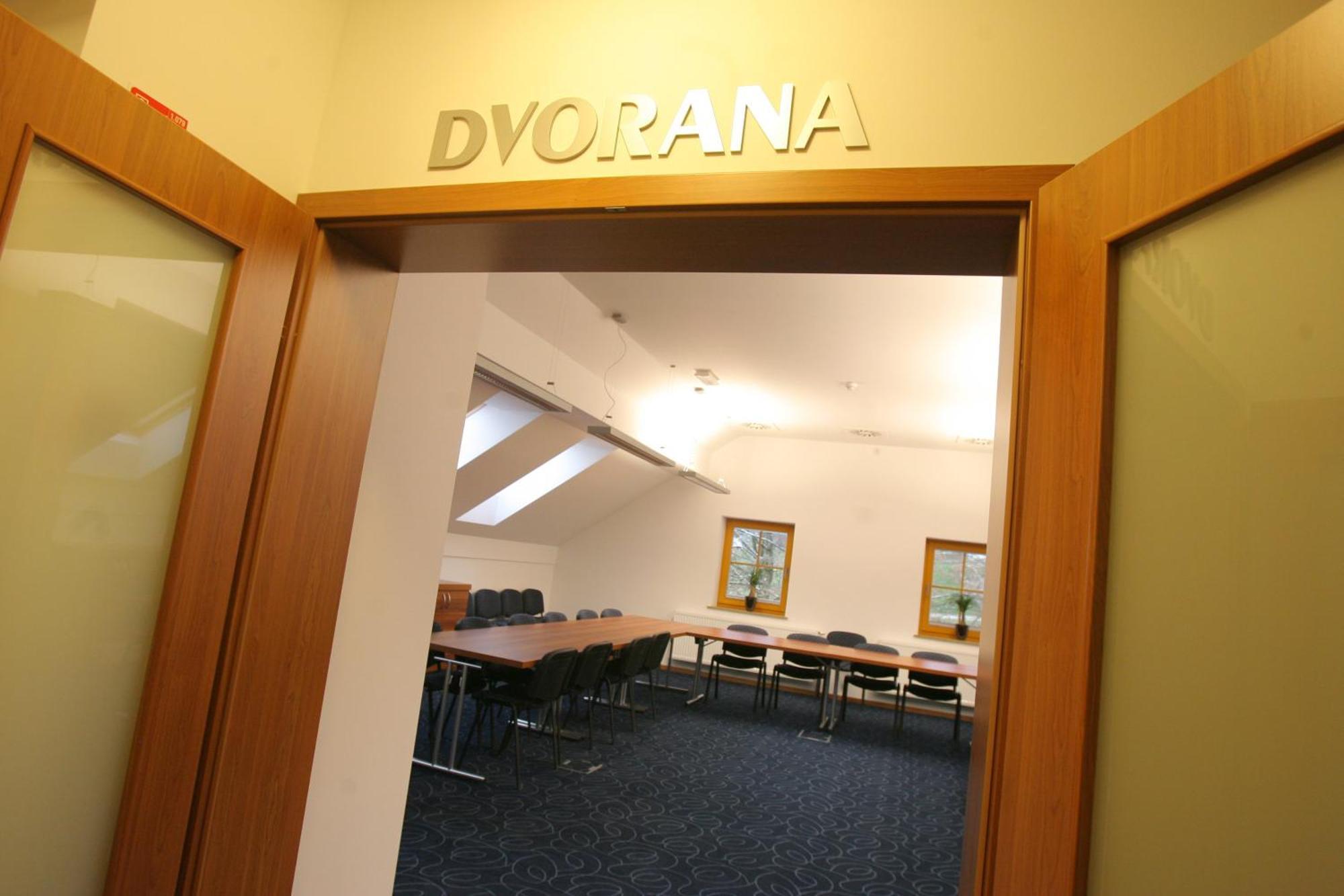 Domacija Vodnik & Apartments Cerklje na Gorenjskem Bagian luar foto