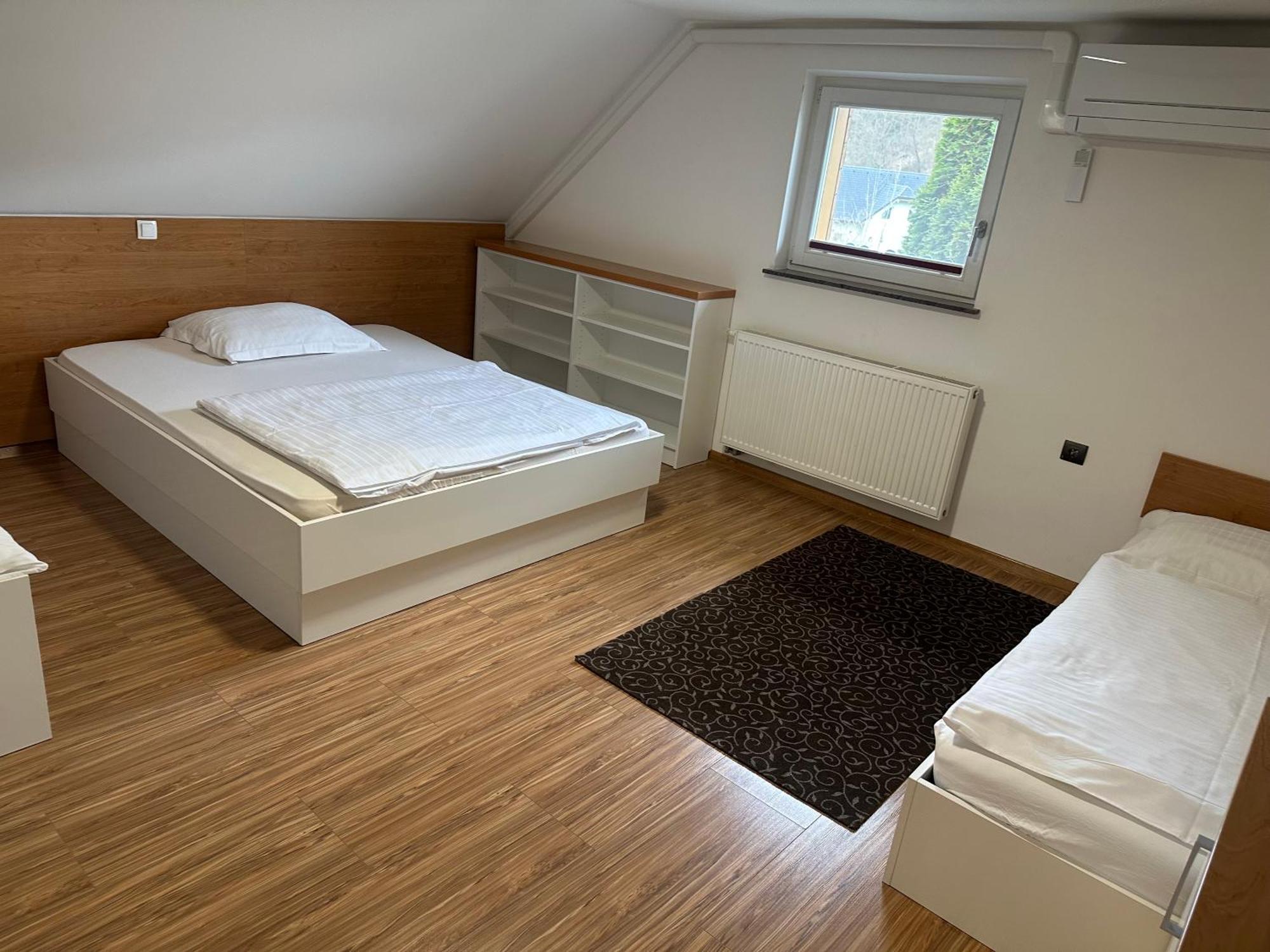 Domacija Vodnik & Apartments Cerklje na Gorenjskem Bagian luar foto