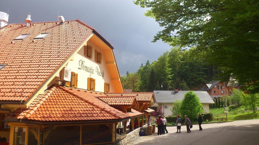 Domacija Vodnik & Apartments Cerklje na Gorenjskem Bagian luar foto