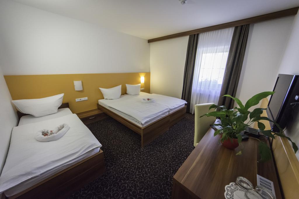 Domacija Vodnik & Apartments Cerklje na Gorenjskem Bagian luar foto