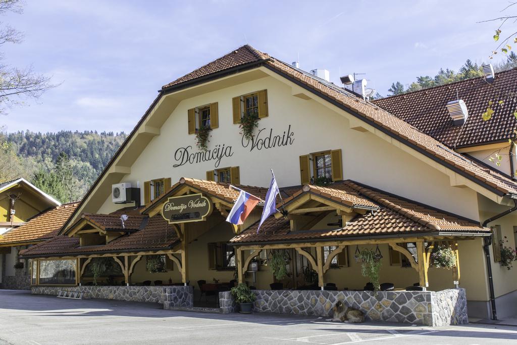 Domacija Vodnik & Apartments Cerklje na Gorenjskem Bagian luar foto