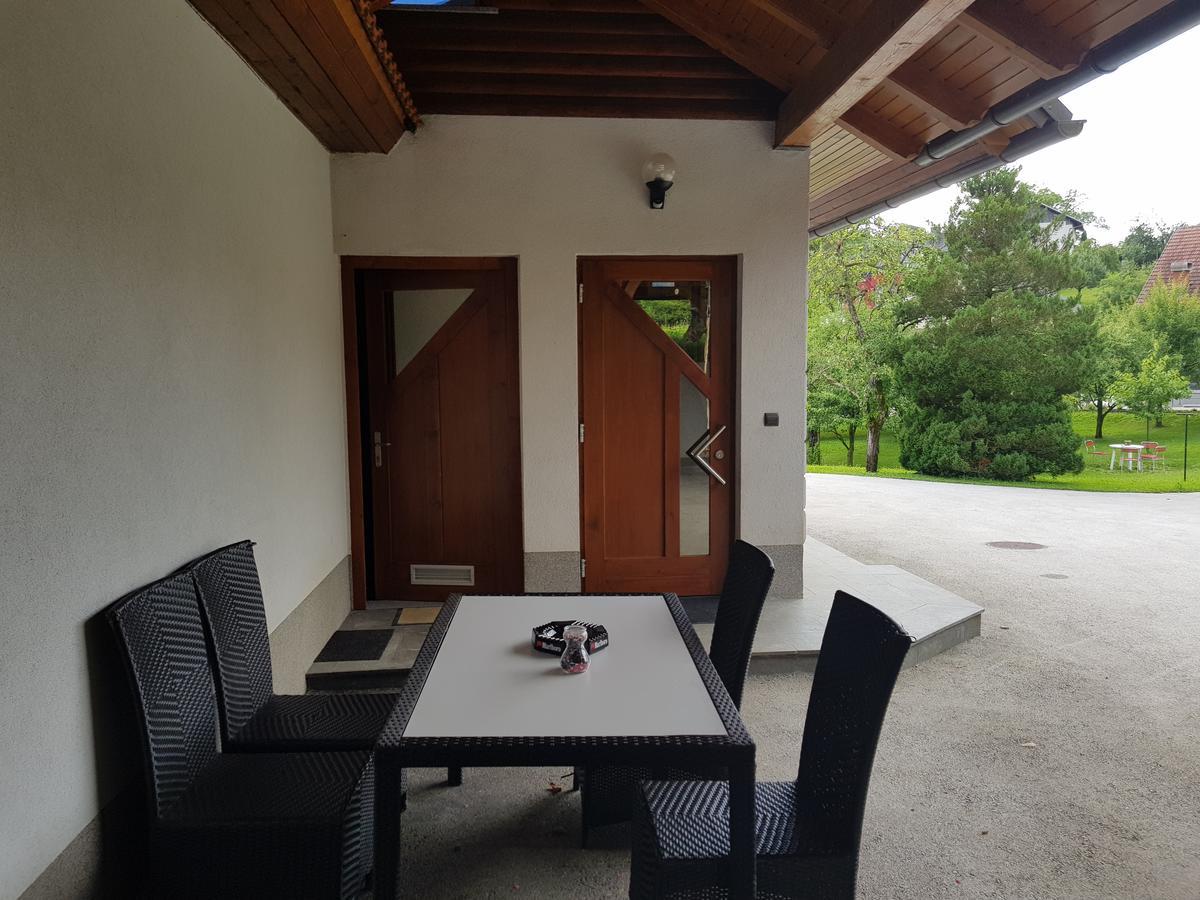 Domacija Vodnik & Apartments Cerklje na Gorenjskem Bagian luar foto